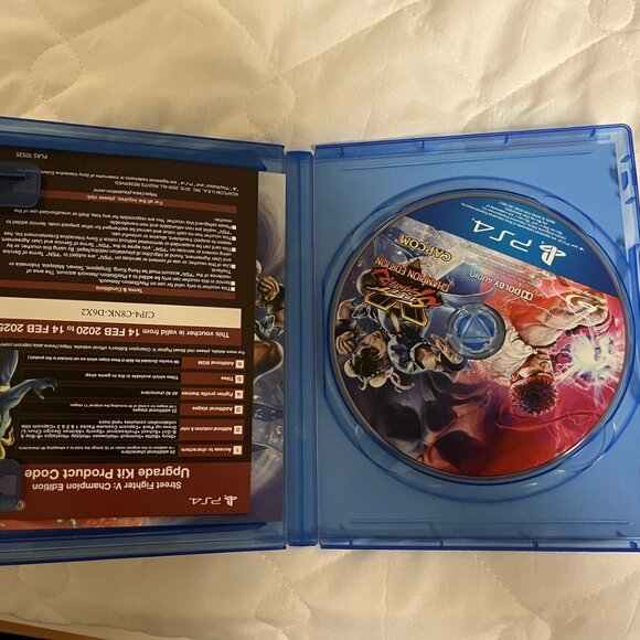 Street Fighter V Champion Edition - PS4 - Picture 2 of 3